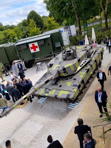 "Nhiều kinh nghiệm hoạt động trong lĩnh vực quốc phòng và công nghệ đầy hứa hẹn hiện đang quyết định sự phát triển hơn nữa của các hệ thống chiến đấu trên mặt đất".