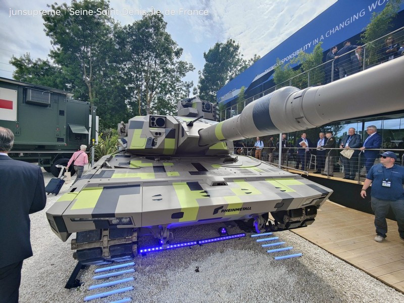 Ngoài ra súng máy cỡ nòng lớn RMG762 12,7 mm đi kèm module điều khiển từ xa MSSA cũng được lắp đặt. Do hỏa lực cao của khẩu RMG762, KF51-U có khả năng chiến đấu với UAV cỡ nhỏ, module MSSA còn được tích hợp sẵn các ống phóng lựu khói ngụy trang.