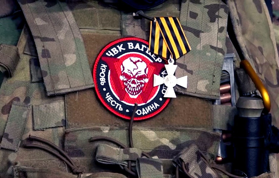 Ngoài ra ông Prigozhin cho biết bản thân đã tránh các vấn đề liên quan đến đơn vị trong một thời gian dài để không làm tổn hại đến binh sĩ dưới quyền. Nhưng khi tham chiến tại Ukraine, nhân vật trên quyết định tiết lộ bí mật về việc thành lập và hoạt động của Wagner PMC.