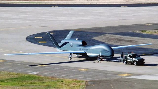 Chuyên gia Drozdenko nhấn mạnh, máy bay không người lái của Mỹ đã tắt bộ phát đáp trong quá trình hoạt động, buộc lực lượng Nga phải kích hoạt hệ thống phòng không để theo dõi. Ảnh: Reddit.