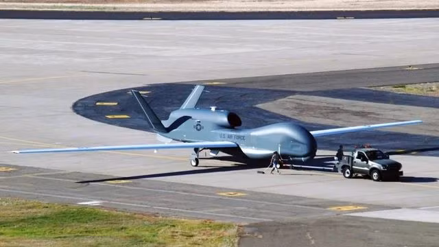 Chuyên gia Drozdenko nhấn mạnh, máy bay không người lái của Mỹ đã tắt bộ phát đáp trong quá trình hoạt động, buộc lực lượng Nga phải kích hoạt hệ thống phòng không để theo dõi. Ảnh: Reddit.