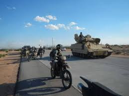 Trong các cuộc tấn công vào các cứ điểm nằm trong vành đai rừng, điều khó khăn nhất đối với máy bay tấn công thậm chí không phải là tiến vào chiến hào mà là vượt qua khu vực trống trải, vì ở đây hầu hết là cánh đồng. Do đó, quân Nga đã sử dụng xe máy để tăng tính cơ động, dễ tiếp cận mục tiêu. Nhờ có chiến thuật mới này mà ba con phố đầu tiên trong làng Staromayorskoye bị chiếm trong 40 phút, một nửa làng bị bao phủ trong 3 giờ. 