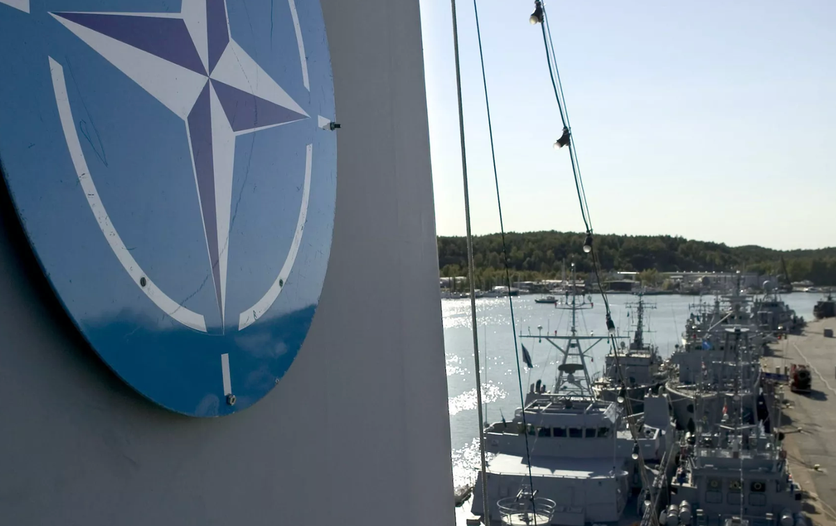 My sap tiep can 15 can cu quan su Phan Lan, Nga phan ung 