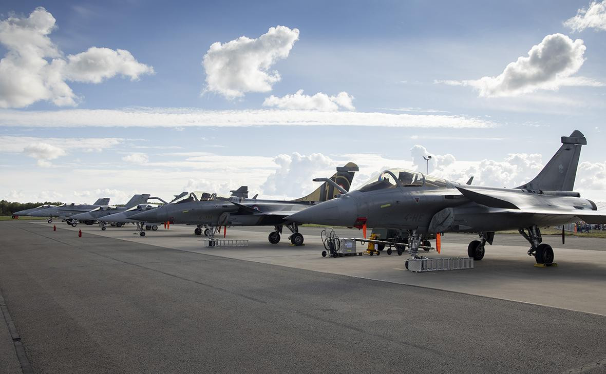 My sap tiep can 15 can cu quan su Phan Lan, Nga phan ung 