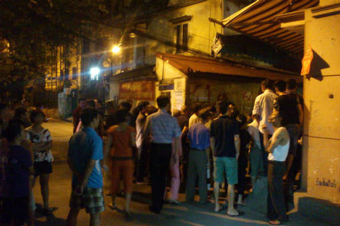 Nhan chung vu no lon o ngo Thong Phong ke giay phut kinh hoang