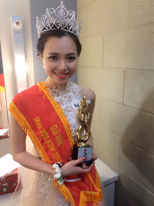 Để đạt ngôi vị hoa khôi, Ngọc Ân đã lần lượt trải qua ba vòng thi áo dài, trang phục dạ hội, ứng xử để tạo ấn tượng với ban giám khảo, khán giả. Với vẻ đẹp trong sáng, dịu dàng tựa trăng rằm cùng lối ứng xử thông minh, Ngọc Ân đã được xướng tên ở ngôi vị cao nhất, giành chiến thắng xứng đáng.