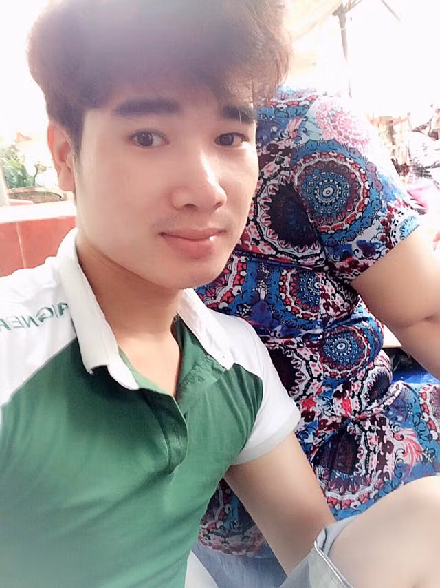 Sau một thời gian trò chuyện vui vẻ trên mạng, Ngân và Việt quyết định gặp mặt và đi chơi cùng nhau. Bỏ qua vài lần ngại ngùng, cặp đôi này nhanh chóng cảm mến và yêu nhau lúc nào không hay. Đôi bạn trẻ không hề quan tâm đến sự chênh lệch về ngoại hình mà đề cao cảm xúc, chỉ biết yêu nhau và mong muốn được gần gũi, chia sẻ cùng nhau.