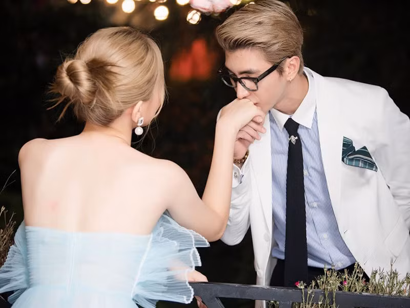 Bình An luôn chăm sóc, quan tâm Phương Nga từ những điều nhỏ nhặt nhất.