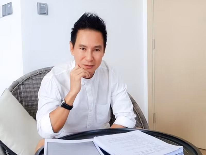 Gần đây, Lý Hải bức xúc khi bị nhà thơ Trương Minh Nhật kiện đòi bồi thường 4 tỷ với lý do sử dụng bài thơ “Gánh mẹ” mà không xin phép trong phim “Lật mặt 4: Nhà có khách”.