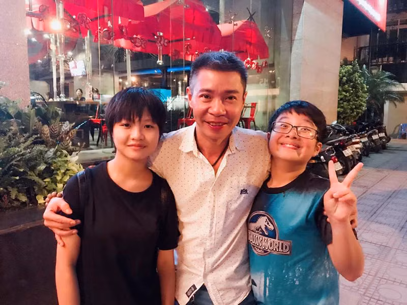 Chia sẻ trên Ngôi sao, Công Lý cho biết, anh sợ con gái khổ khi theo nghiệp đạo diễn nên từng khuyên con thi vào ngành biên kịch. Tuy nhiên, Thục Anh nhất quyết theo nghề của bố.