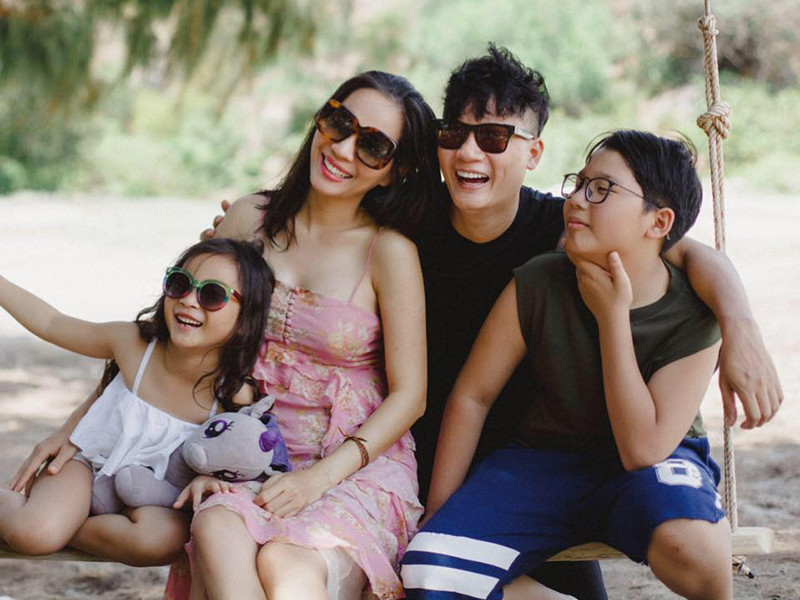 Có thể nói, Hoàng Bách - Thanh Thảo là một trong những đôi vợ chồng kiểu mẫu của làng giải trí Việt.