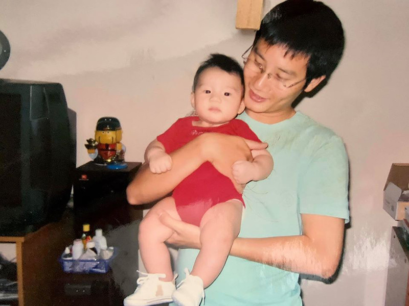 Vợ chồng Hoàng Bách đón con trai đầu lòng - bé Tê Giác gia nhập tổ ấm vào năm 2007.