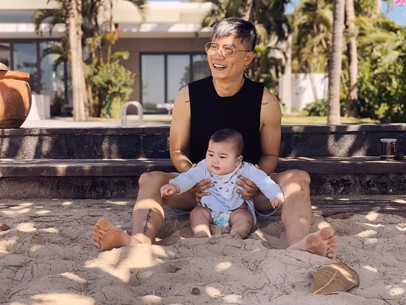 Con trai thứ ba của vợ chồng Hoàng Bách chào đời vào năm 2019.