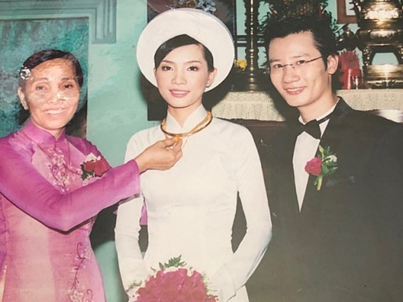 Tháng 11/2006, Hoàng Bách và Thanh Thảo về chung một nhà.