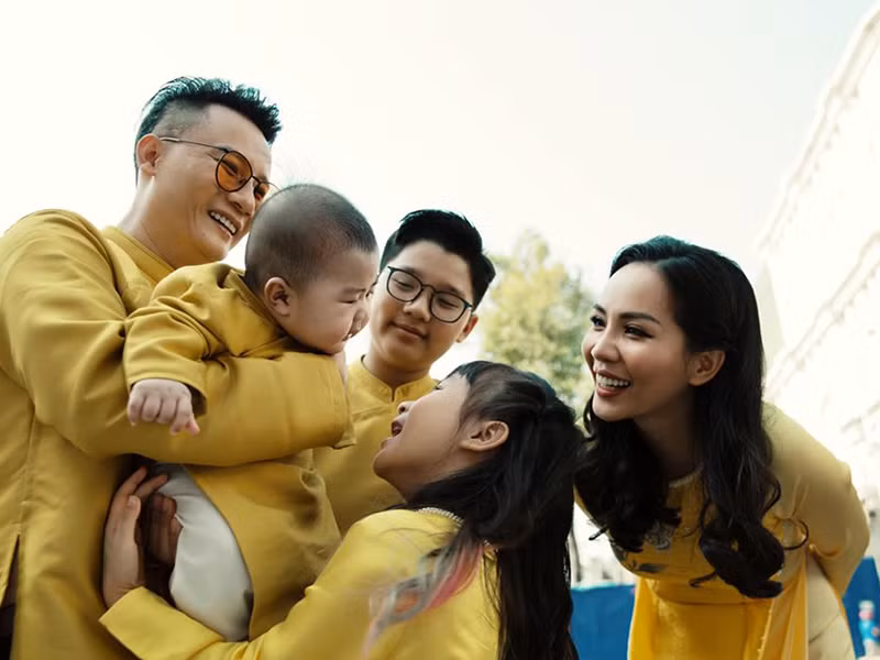 To am hanh phuc cua ca si Hoang Bach vua quyet dinh triet san