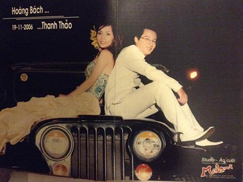 Thanh Thảo tiết lộ cô không mấy ấn tượng với Hoàng Bách trong lần gặp đầu tiên vì nam ca sĩ không phải mẫu người đàn ông của mình. “Anh Bách hồi xưa công tử lắm, tóc bồng bồng nhìn sến. Hồi xưa, má dặn không được quen trai Bắc, cũng không được yêu người trong giới nghệ sĩ nên anh ấy không nằm trong tầm ngắm của tôi”, cô nói.