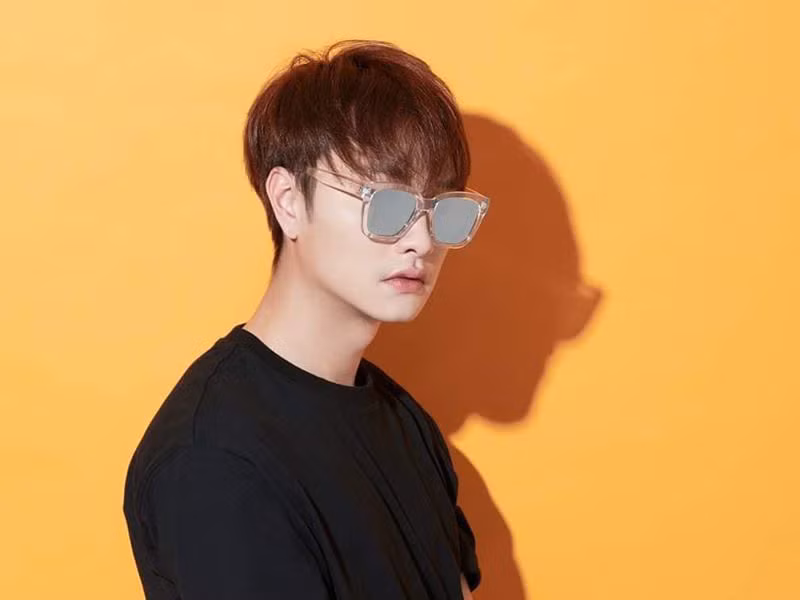 Nam diễn viên phim "Cô gái nhà người ta" tiết lộ, anh từng nghĩ đến chuyện bảo lưu việc học vì công việc tại quán bar mang lại thu nhập khá tốt.