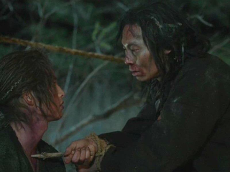 Yang Kyung Won sinh năm 1981, từng đóng phim “Niên sử ký Arthdal” có Song Joong Ki và Jang Dong Gun đảm nhận vai chính.