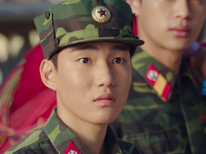 Cậu lính nhỏ tuổi Geum Eun Dong trong phim Hàn “Hạ cánh nơi anh” được đảm nhận bởi Tang Joon Sang.