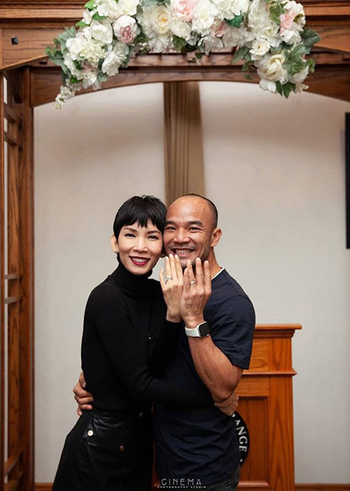 Sau đám cưới ở Đà Nẵng, Xuân Lan và quay phim Ngọc Lâm sang Mỹ đăng ký kết hôn.