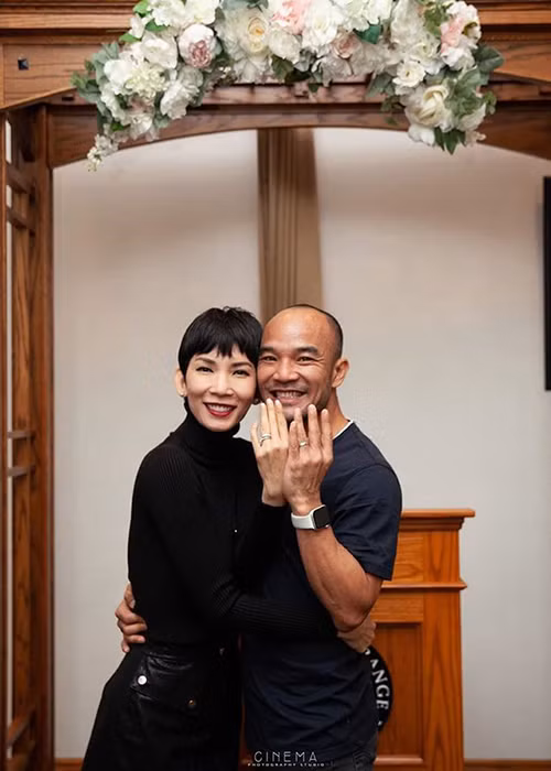 Sau đám cưới ở Đà Nẵng, Xuân Lan và quay phim Ngọc Lâm sang Mỹ đăng ký kết hôn.