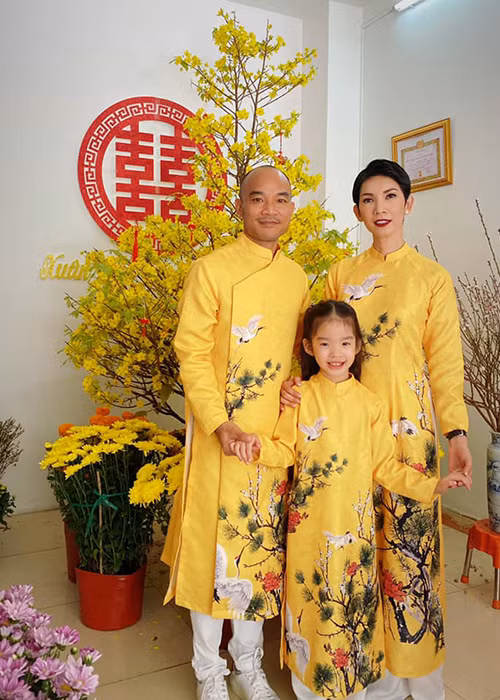 Năm nay, vợ chồng Xuân Lan đều mong muốn sẽ có con chung. Tuy nhiên, con cái là "lộc trời cho" nên cả hai luôn hy vọng chứ không ép buộc bản thân.