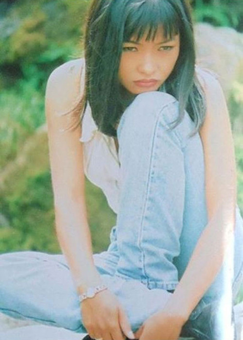 Vào năm Phương Thanh 13 tuổi, bố của cô qua đời. Trong những ngày tiếp theo, gia đình của nữ ca sĩ phải sống trong cảnh cơ cực.