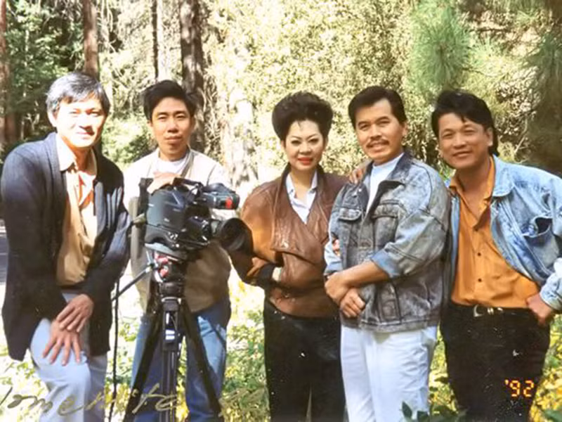 Nghệ sĩ Giao Linh kết hôn năm 1988. Bà gặp chồng vào năm 17 tuổi. Khi đến với nhau, chồng danh ca từng qua 3 lần đò, có 6 con riêng. Ảnh: VOH