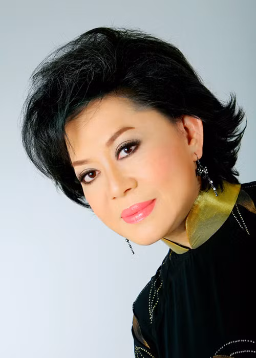 Danh ca Giao Linh bén duyên với nghiệp hát vào năm 16 tuổi. Nữ nghệ sĩ được nhiều nhạc sĩ giao cho các bài hát buồn, đa số những ca khúc đó trở nên nổi tiếng. Ảnh: VOH