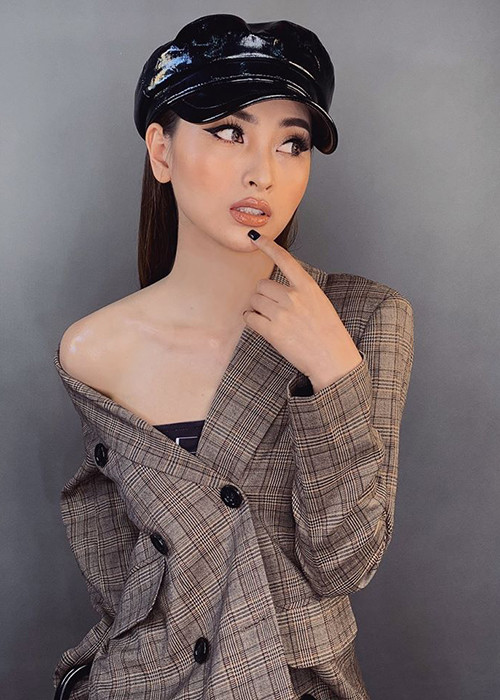 Từ sau clip đó, Mù Tạt và Anh Huy thường xuyên xuất hiện tình tứ và được cho là một cặp. Tuy nhiên, sau đó, nữ MC phủ nhận hẹn hò.