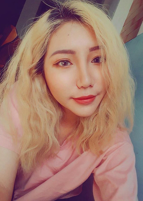 Châu Đăng Khoa sáng tác ca khúc "Người lạ ơi" “đo ni đóng giày” cho Orange và mời rapper Karik cùng góp giọng. Kết quả, ca khúc "Người lạ ơi" trở thành hiện tượng năm 2018 giúp Orange vụt sáng.