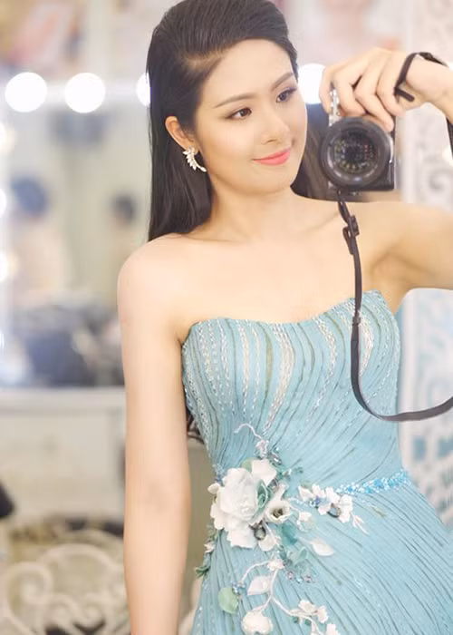 Nàng hoa hậu sinh năm 1989 sở hữu vóc dáng quyến rũ nhưng lại hiếm khi phô trọn vẻ đẹp hình thể.