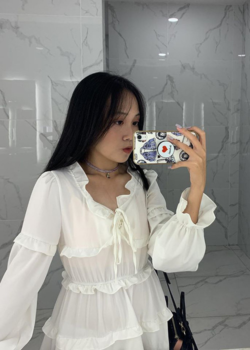 Bé Nghi Phương duyên dáng hơn rất nhiều so với thời điểm mới lộ diện.