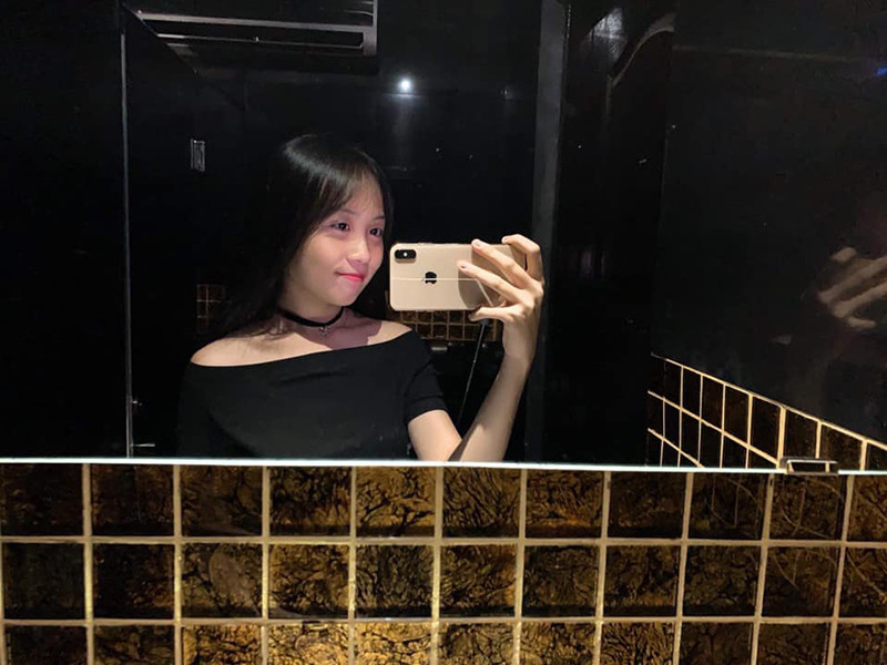 Phương Thanh từng bày tỏ sự bất ngờ về nhan sắc của con gái khi cô nhóc trang điểm để đi chơi.