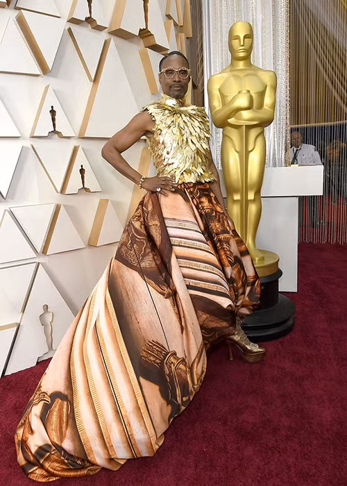 Thảm đỏ lễ trao giải Oscar 2020 gây chú ý bởi màn đọ váy áo của các ngôi sao. Trong đó, sự xuất hiện của Billy Porter được khán giả quan tâm nhất.