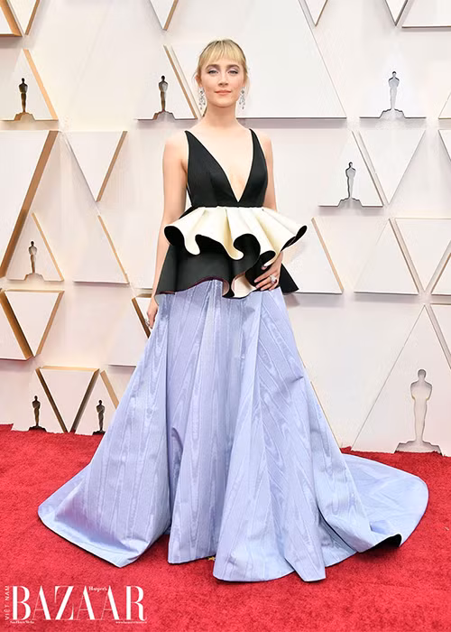 Mỹ nhân thế hệ mới Hollywood Saoirse Ronan lọt top sao mặc đẹp nhất thảm đỏ Oscar 2020.