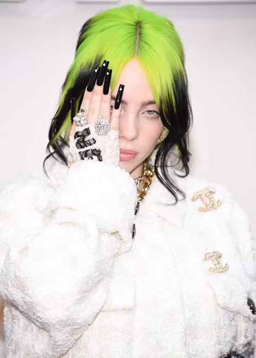 Billie Eilish đang được xem là "Hiện tượng làng nhạc".