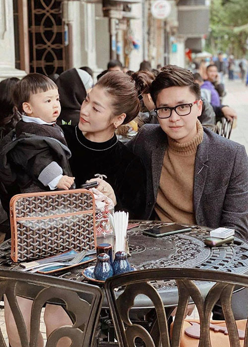 Nhiều người phát ghen với Tú Anh vì được chồng chiều chuộng.