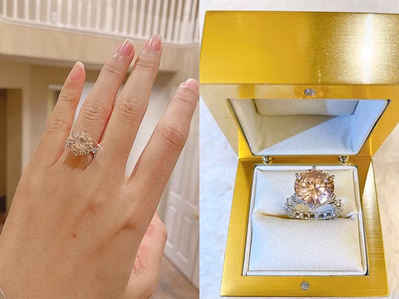 Quà Valentine của Phạm Hương cũng khủng không kém quà của Thủy Tiên. Trên trang cá nhân, Phạm Hương khoe ảnh chiếc nhẫn kim cương đeo trên ngón tay áp út.