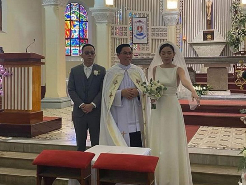 Trước đó, vào sáng ngày 20/2, Tóc Tiên cùng Hoàng Touliver làm lễ cưới ở nhà thờ tại Đà Lạt. Ảnh: Ngôi sao