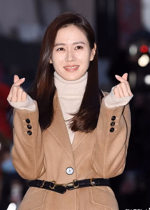 Một số fan đặt nghi vấn cặp đôi diễn viên chính phim "Hạ cánh nơi anh" có thể nhân dịp phim kết thúc sẽ công khai hẹn hò.