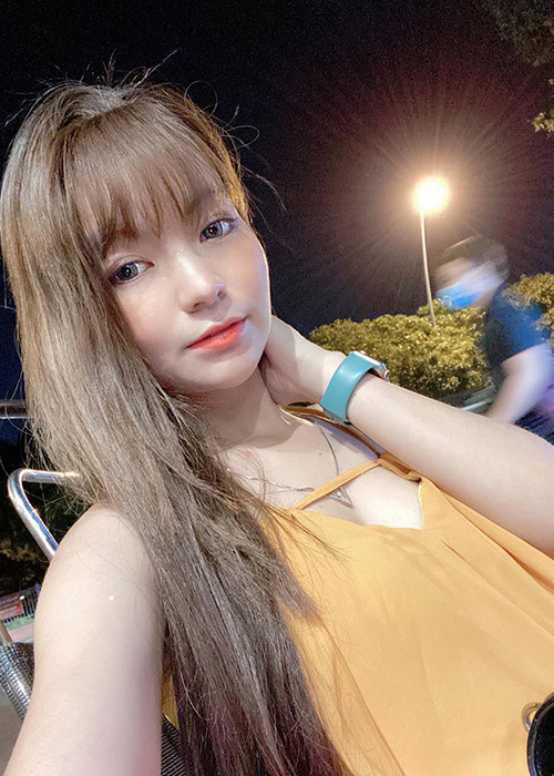 Khi công khai hẹn hò, Thảo Vy và Mạc Văn Khoa bị một số cư dân mạng cho rằng cả hai không cân xứng về ngoại hình.