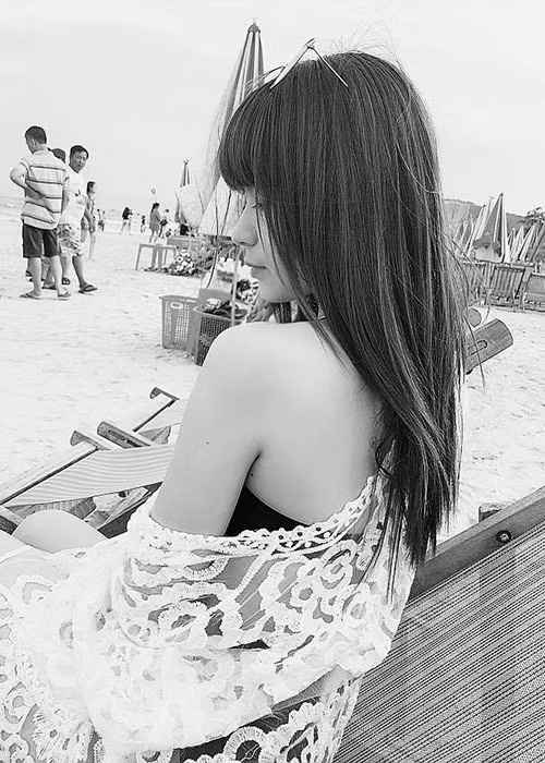 Thảo Vy chuộng trang phục giúp cô khoe trọn đường cong hình thể.