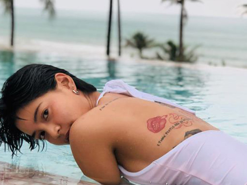 Người hâm mộ cảm thấy tiếc nuối cho vẻ đẹp mỏng manh, nữ tính trước đây của Apinya.