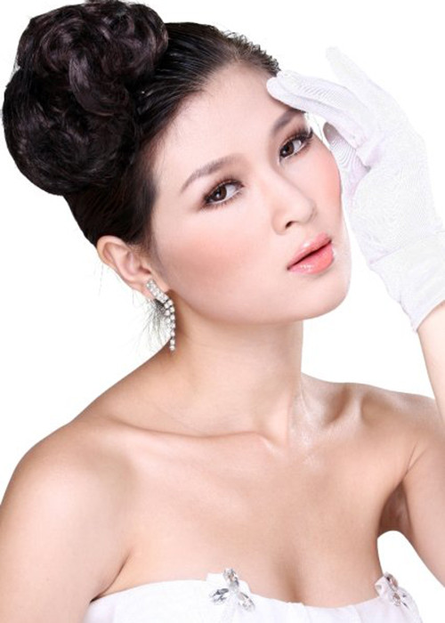 Sau khi sinh con, Anh Thư lui về ở ẩn để dành thời gian cho gia đình.