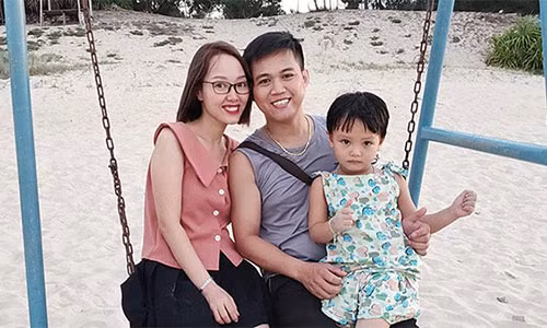 Trai tre quyet bay tu nuoc ngoai ve cuoi me don than vi nghe mot cau noi