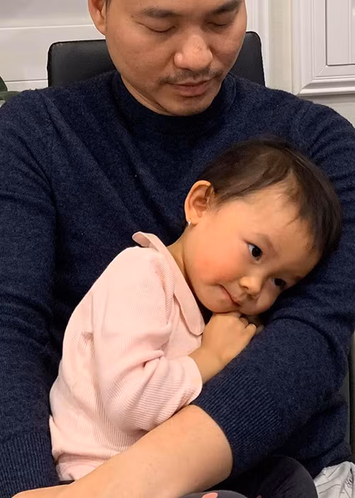 Con gái của cựu thành viên AC&amp;M xinh xắn, đáng yêu.