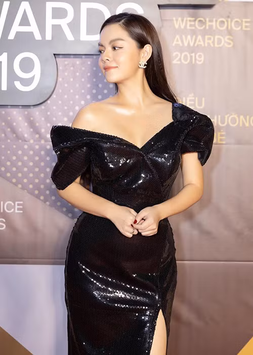 Người hâm mộ mong Phạm Quỳnh Anh sẽ sớm tìm được bến đỗ bình yên mới.