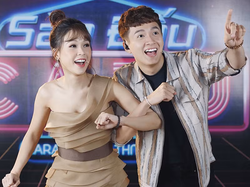Mới đây, tại game show "Gõ tên mình thì ra cái gì", Ngô Kiến Huy cho biết, trong giới showbiz mà anh biết được mức cát sê, chỉ có Khả Như và Sam là hai nghệ sĩ giàu nhất.