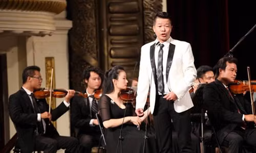 Sao Viet thuong tiec nghe si Vu Manh Dung qua doi o tuoi 42